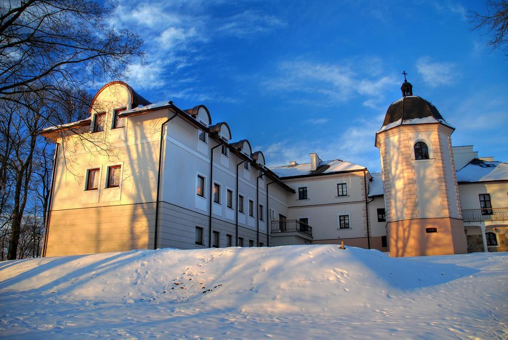 Dwór Kombornia Hotel&SPA Exterior foto