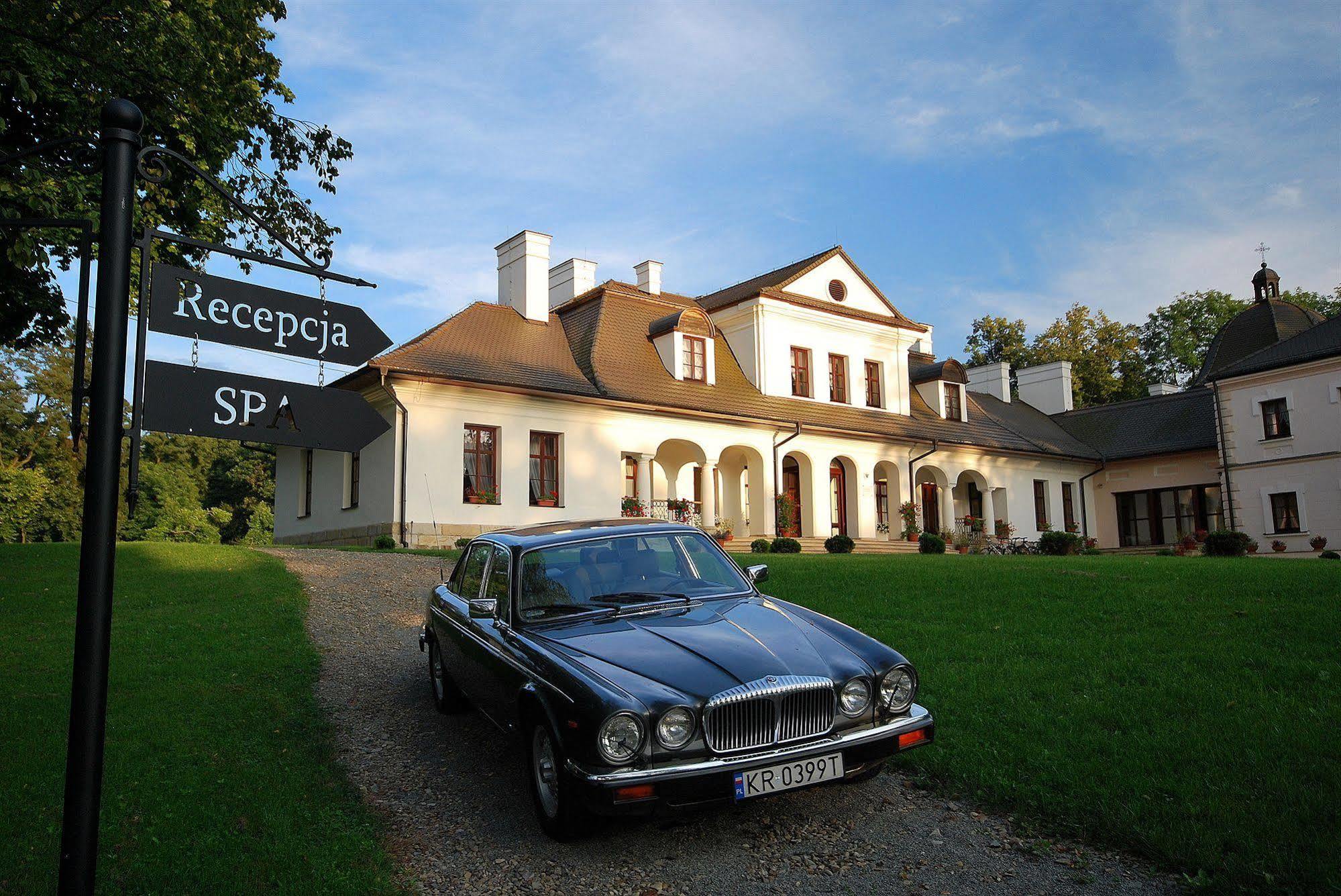 Dwór Kombornia Hotel&SPA Exterior foto